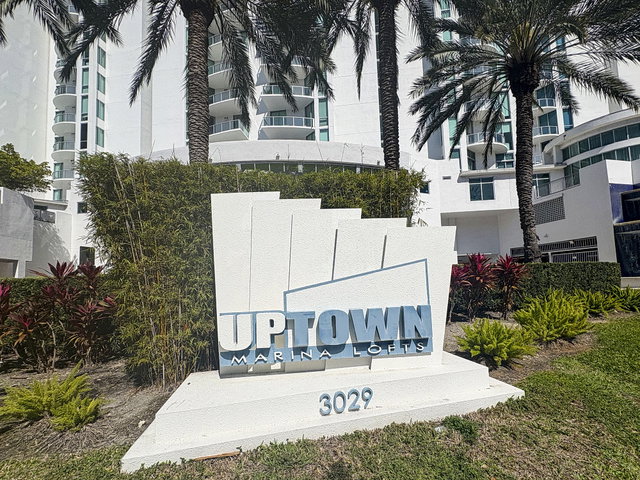 Uptown Marina Lofts  photo 2